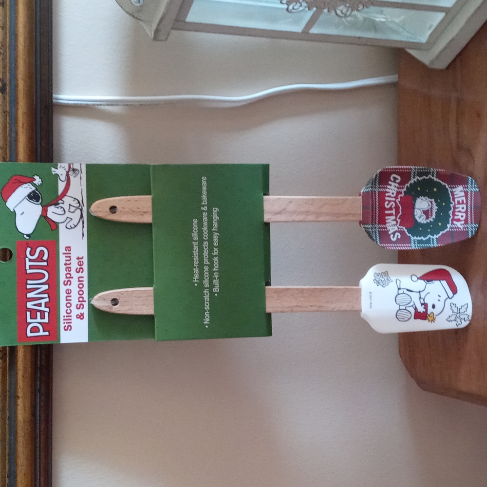 Snoopy Christmas spatulas